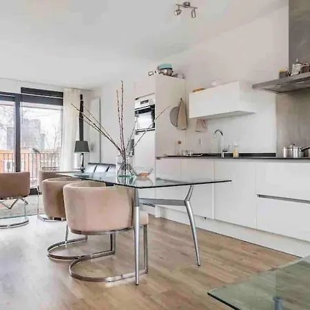 Apartment Large And Spacious 4-bedroom With Roofterras