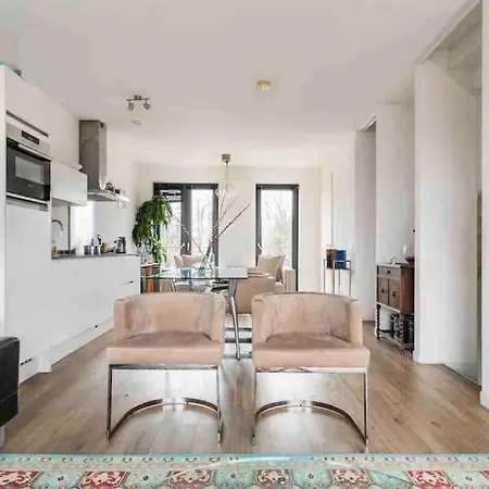 120m2 Spacious 4-bedroom With Roofterras